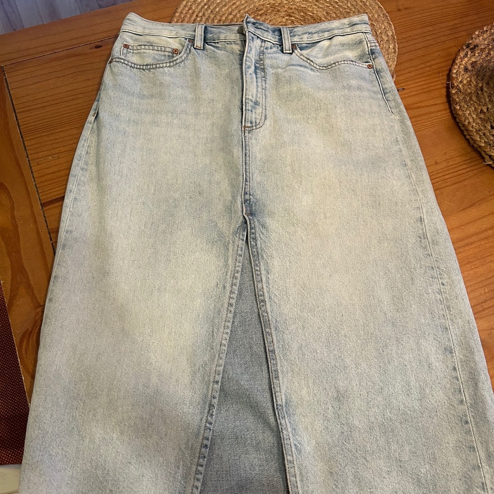 Aritzia Vintage Denim Forum Jean Skirt - size 29